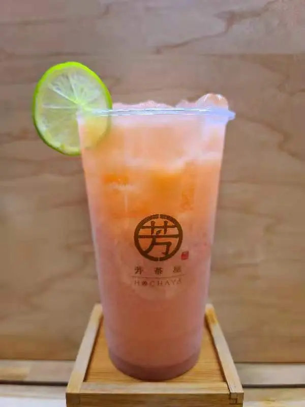 Taro bubble tea with tapioca pearls served at Hochaya, a bubble tea shop in Goleta